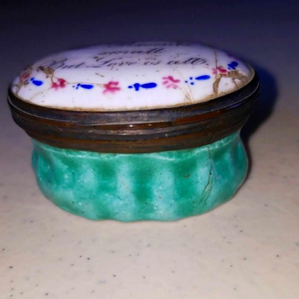 18th Century Antique Bilston Enamel on Copper Patch Box. Beautiful Rare Item